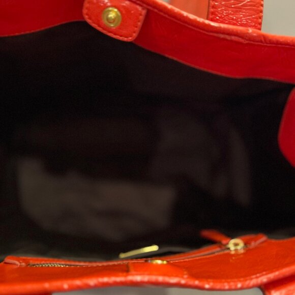 Miu Miu Aventure Red Patent Leather Bag - Picture 6 of 10